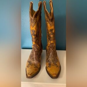 Women's Cowgirl Boots size 9